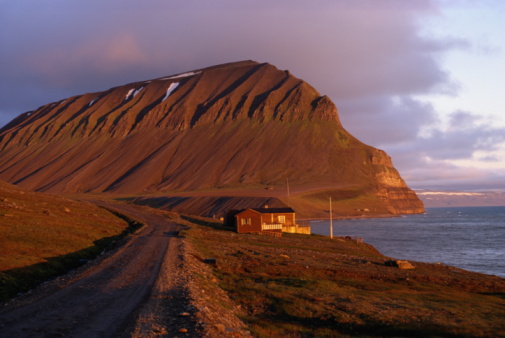 O arquipélago de Svalbard, na região de Reidefjord, foi um local de investigação para os pesquisadores da Universidade de Bergen, na Noruega (Wikipédia)