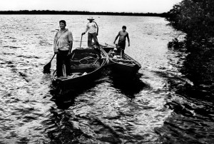 Riberinhos pescando o Jaraqui no Rio Uatumã, Amazonas (Cortesia de Eduardo Rizzo Guimarães) 