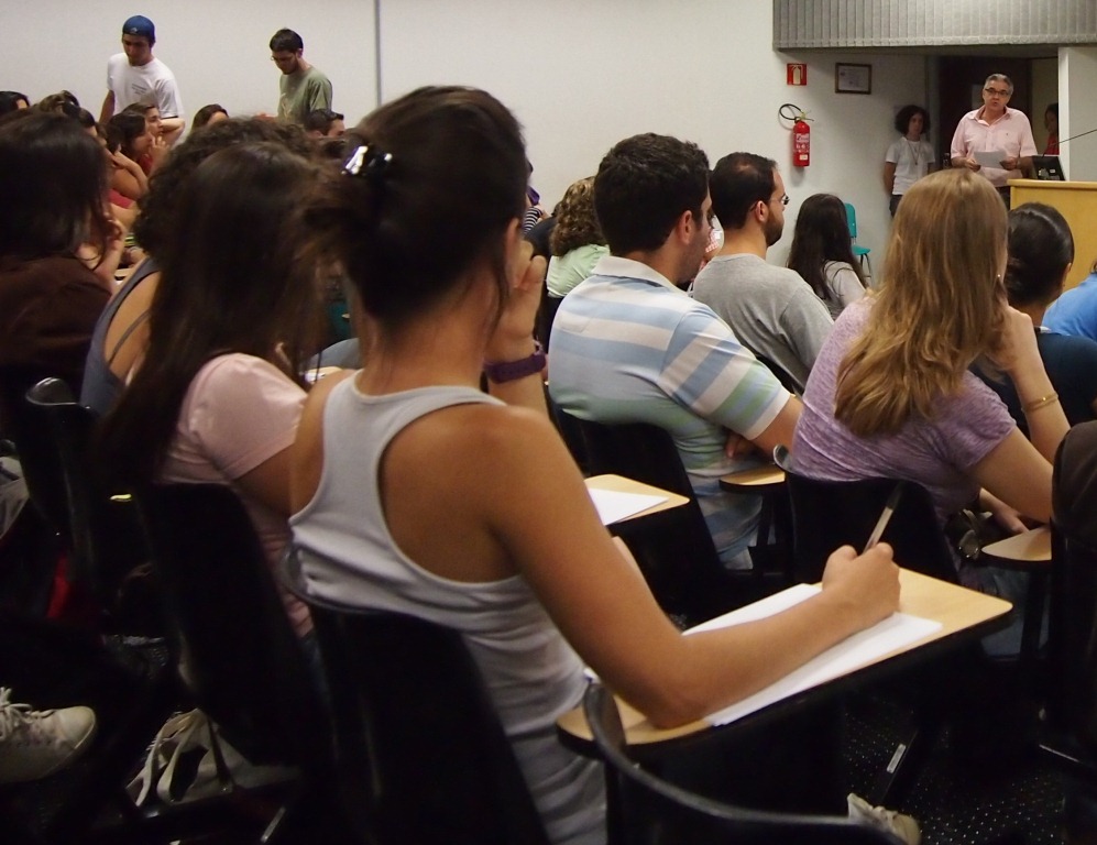 Estudantes em sala de aula (Ticiane Rossi/The Epoch Times)