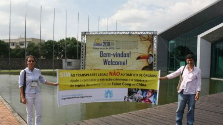 XII Congresso Brasileiro de Transplante: praticantes do Falun Gong levantam questões éticas