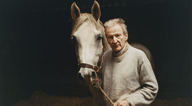 Imagem "Lucian com cavalo cinza" está entre a coleção fotográfica da exposição (Divulgação/Lucian Freud)