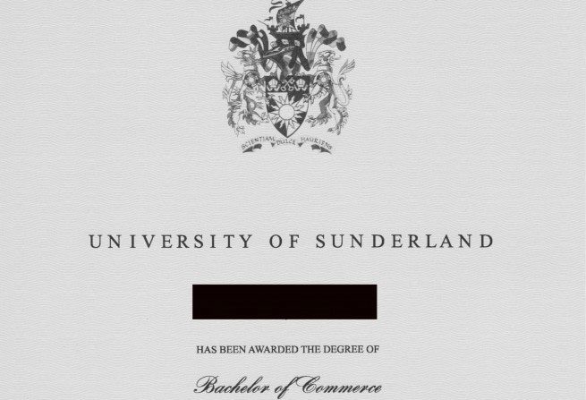 Um diploma supostamente concedido pela Universidade de Sunderland. A universidade disse num e-mail que não tem registro do aluno nomeado no documento (Fornecido pela fonte)