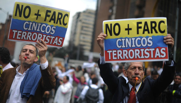 Colombianos protestam contra as FARC em Bogotá (AFP/Getty Images)