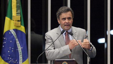 PSDB busca criar nova linha de oposição governista