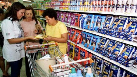 Informação de preço de produto deve incluir valor sem impostos, prevê projeto