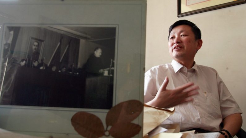 Zhang Lifan numa entrevista em Pequim. O blogueiro escrevia regularmente sobre a reforma política, mas teve seu acesso à web bloqueado como parte da repressão a liberdade de expressão na internet chinesa (Teh Eng Koon/AFP/Getty Images)