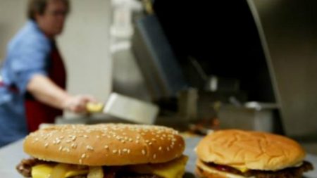 Estudo compara fast food para crianças em diferentes países