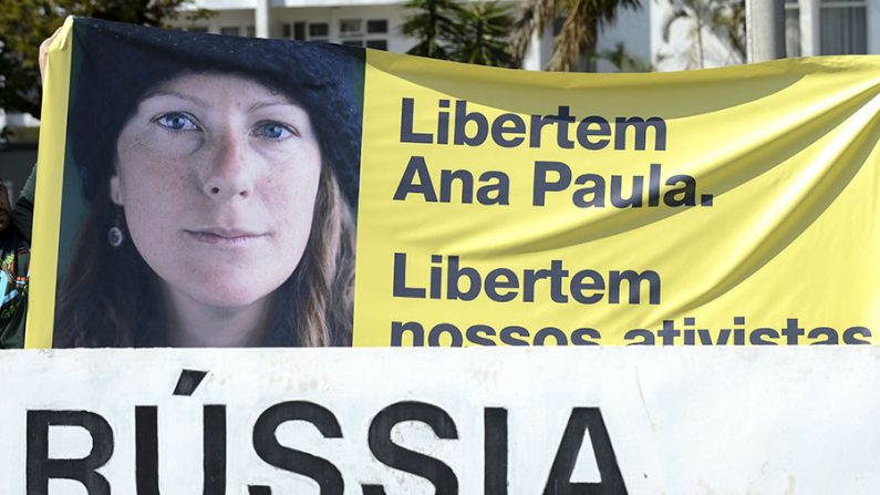 A bióloga brasileira Ana Paula Maciel, de 31 anos, está entre o time de ativistas que estão retornando aos seus países depois de serem presos pelos Russos por realizarem um protesto contra a exploração de petróleo no Ártico (Antonio Cruz/ABr)