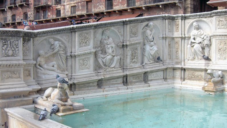 Fonte Gaia, em Siena, Itália (Domínio público)