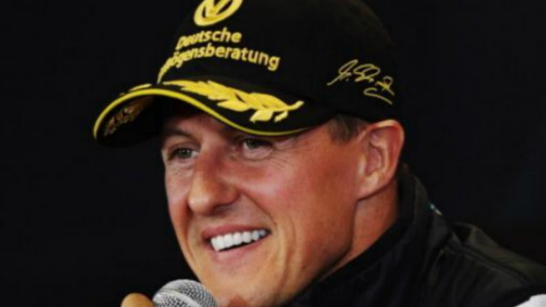 SPA Francorchamps, Bélgica - 25 de agosto: Michael Schumacher, da Alemanha, em conferência de imprensa (Vladimir Rys/Getty Images)