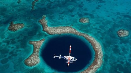 Great Blue Hole, em Belize, o paraíso dos mergulhadores