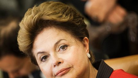 Dilma conclui apenas metade das obras do PAC 2