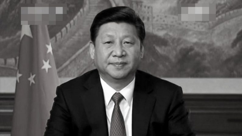 O líder chinês Xi Jinping deu congratulações de Ano Novo à nação numa configuração imitativa de um presidente norte-americano. Especialistas dizem que ele está simultaneamente expandindo seu controle no Partido (Netease.com)
