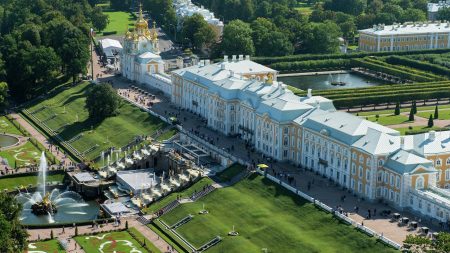 Peterhof, o palácio de Versalhes do Czar Pedro, o Grande