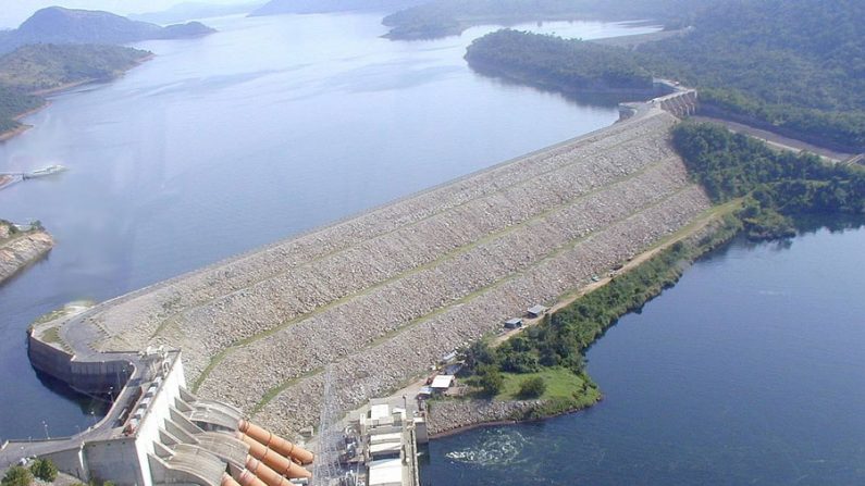 O projeto da hidroelétrica de Akosombo, no Rio Volta, no Sudoeste de Gana (Domínio público)