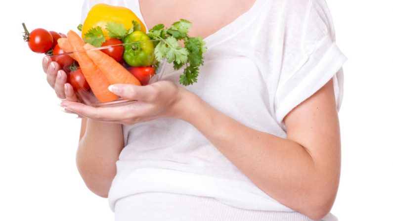 Média diária de consumo de frutas e hortaliças entre gestantes é de 207 gramas (imagem da internet)