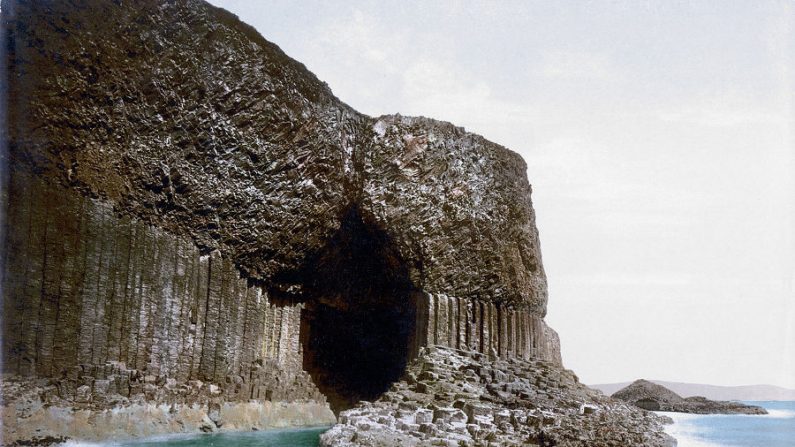 Entrada da Caverna (Domínio público)