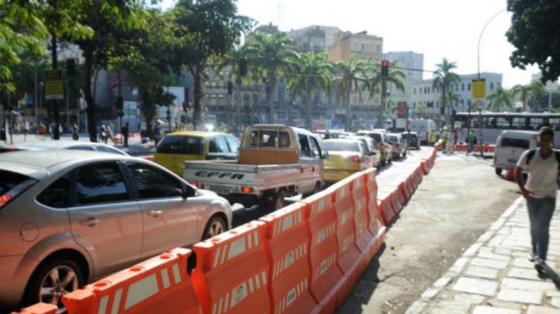  Interdição do Elevado da Perimetral provoca lentidão em vias do centro da cidade do Rio (Tomaz Silva/ABr)