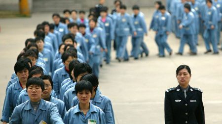 Entendendo os “exames de saúde” nos campos de trabalho forçado