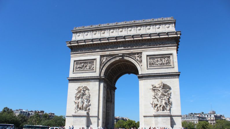 Arco do Triunfo, na França (Alvesgaspar/CC BY 3.0)