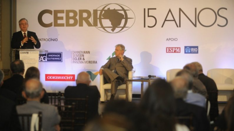 O ministro das Relações Exteriores, Luiz Alberto Figueiredo, fala no encontro do 15º aniversário do Centro Brasileiro de Relações Internacionais (Cebri), no Palácio da Cidade, 11/10/2013 (Fernando Frazão/Agência Brasil)
