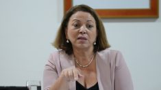 Ministra diz que governo está à disposição para esclarecer negócios da Petrobras