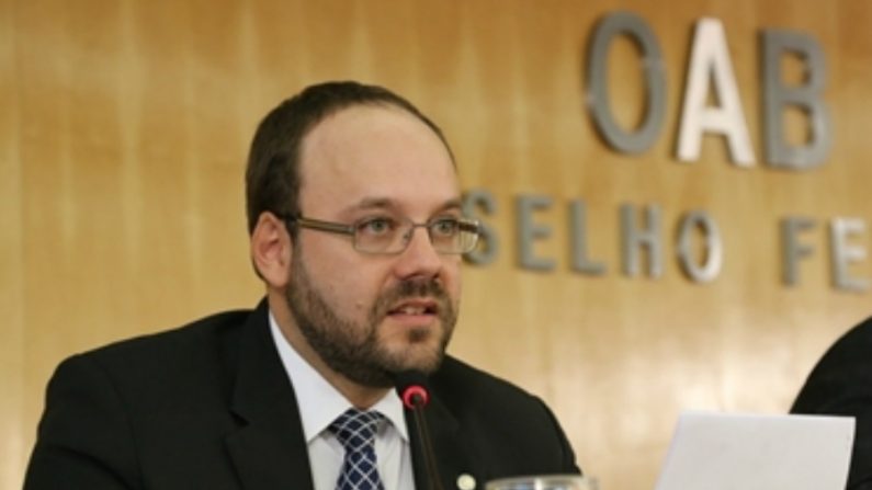 Presidente da Comissão Nacional de Defesa das Prerrogativas da OAB, Leonardo Accioly (Reprodução)