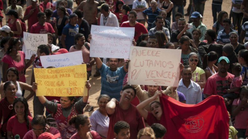 Cerca de 2 mil manifestantes do Movimento dos Trabalhadores Sem teto (MTST) chegaram por volta das 11h à sede da prefeitura de São Paulo, após quase duas horas de caminhada (Arquivo/ABr)