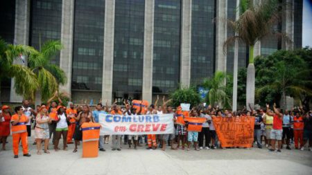 Garis no RJ continuam em greve e marcam manifestação para hoje