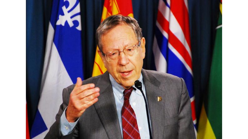 O congressista canadense Irwin Cotler (Minghui.org)