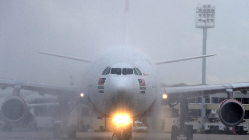 Um avião no aeroporto de Paris (Eric Piermont/AFP/Getty Images)