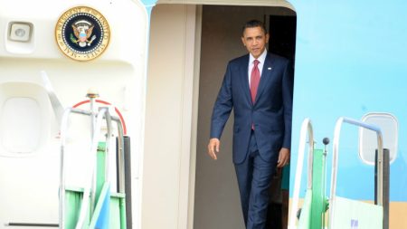 Obama chefia assinatura de pactos comerciais na Malásia