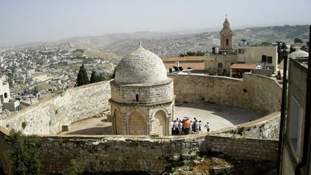 Capela da Ascensão, em Israel, o lugar onde Jesus ascendeu ao Céu