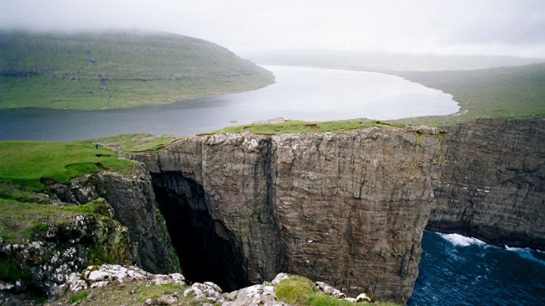 Lago Sørvágsvatn nas Ilhas Faroe (Crédito: Jan Egil)