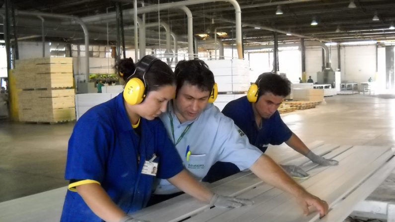No Brasil, 20% dos jovens em idade ativa não estudam nem trabalham (Reprodução)