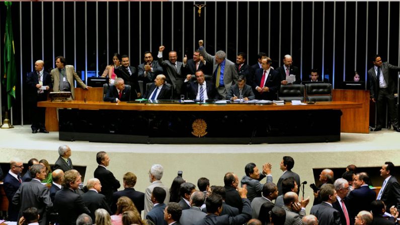 A Câmara dos Deputados aprovou a criação da Comissão Parlamentar de Inquérito (CPI) da Petrobrás, por 267 votos a 28 (Reprodução / Câmara dos Deputados)