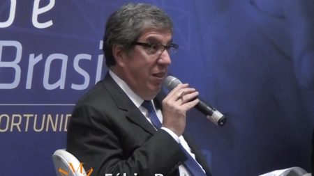 Presidente do Grupo Abril defende a democracia e a liberdade de expressão