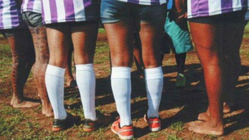 A exposição tem um conjunto de 121 imagens que retratam a presença da mulher e suas relações com a cultura do futebol (Nair Benedicto/Divulgação)