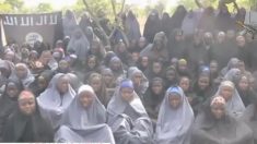 Boko Haram mostra meninas nigerianas sequestradas através de vídeo