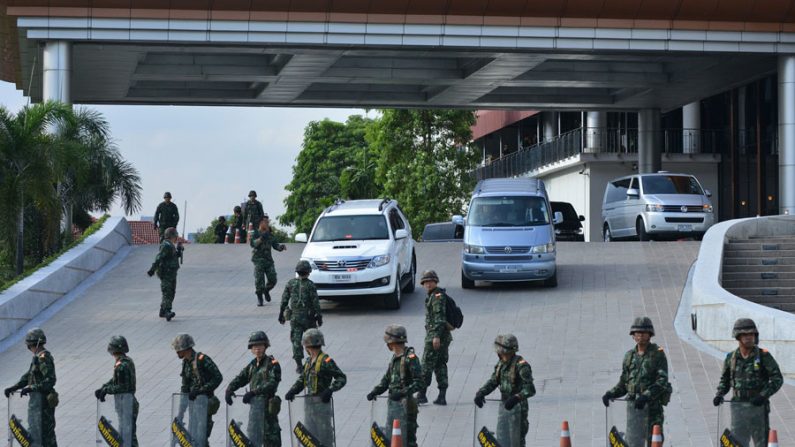 Militares tailandeses agiram após meses de caos social e elevada corrupção no governo (Rufus Cox / Getty Images)