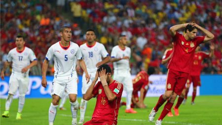 Por 2 a 0, Chile tira Espanha da Copa do Mundo 2014