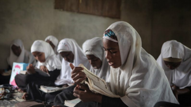 O documento final sobre essas escolas mostra que alguns profissionais tiveram que abandonar seus trabalhos ou foram marginalizados por não serem a favor desse tipo de ensinamento (Nichole Sobecki/AFP/Getty Images)