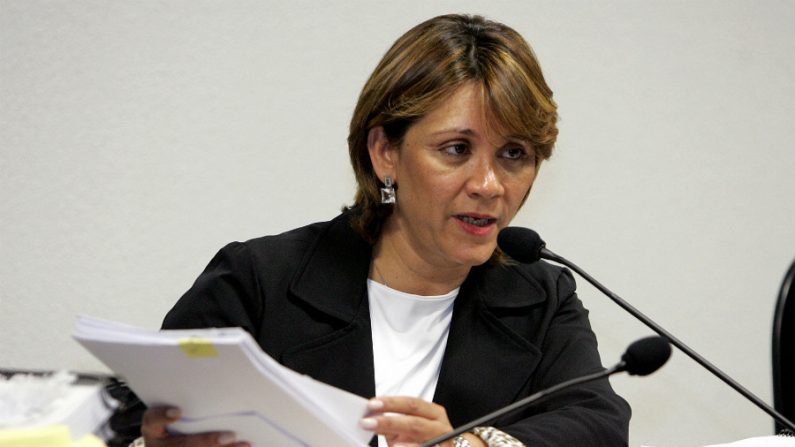 Denise Abreu tenta impugnar a convenção do PEN. Ela alega que apenas como pré-candidata conseguiu adesão maciça nas redes sociais obtendo mais de 2% das intenções de voto. Para a advogada, ex-diretora da ANAC, estava tudo certo para sua candidatura, já que o próprio Barroso, presidente do PEN, havia anunciado que ela seria a candidata do partido para esse pleito (Evaristo Sá/AFP/Getty Images)