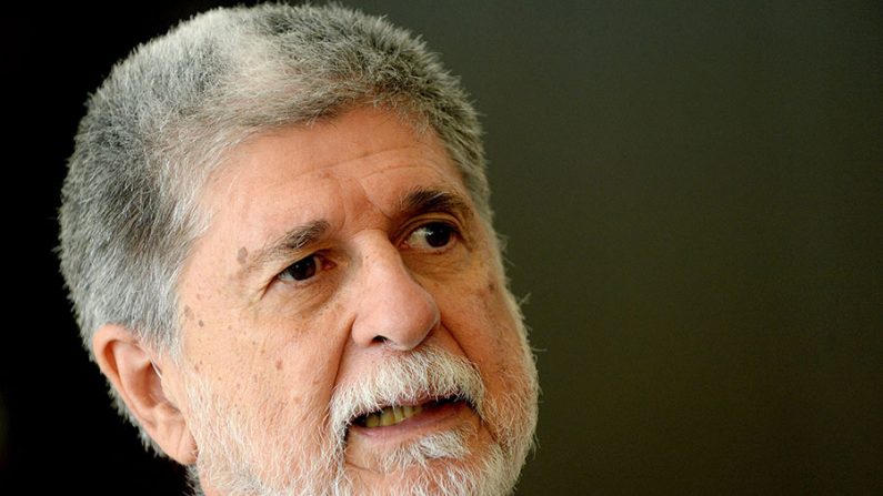 O ministro da Defesa do Brasil, Celso Amorim (Evaristo Sa/AFP/Getty Images)