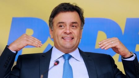 Entidades médicas declaram apoio a Aécio Neves