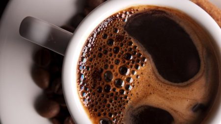 Estudo chinês revela que o consumo diário de café pode reduzir o risco de doenças cardíacas