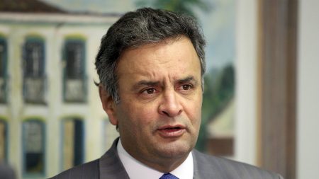 Aécio Neves afirma que cadastro do Bolsa Família é uma ‘caixa-preta’