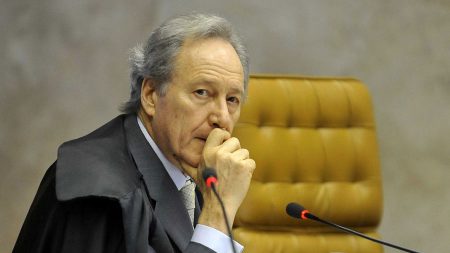 Lewandowski usa tese de professora marxista para dizer que Lava-Jato prejudicou a economia