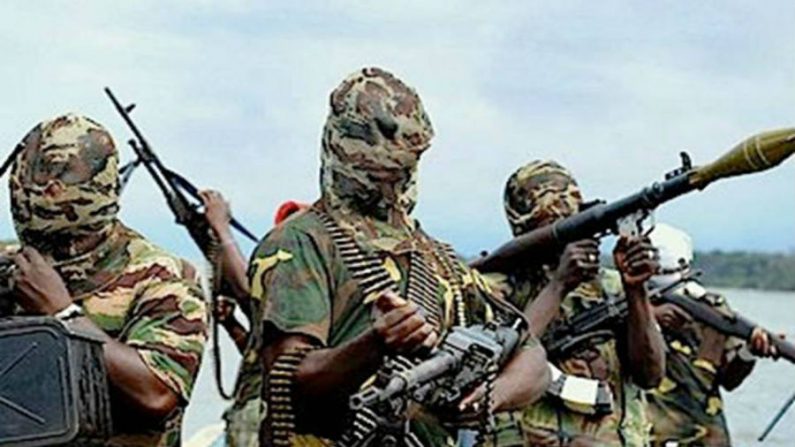 Boko Haram (em árabe: جماعة أهل السنة للدعوة والجهاد, "Jama'atu Ahlis Sunna Lidda'awati wal-Jihad“), figurativamente, "a educação ocidental ou não-islâmica é um pecado"