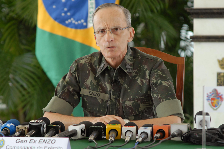 Vítimas do regime militar solicitam demissão de general do 